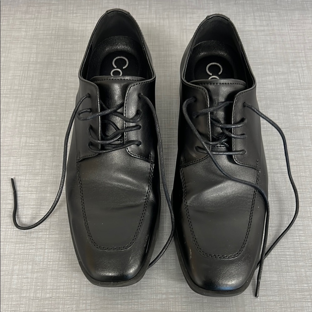 Calvin Klein Black Oxford Shoes with Glossy Finish and Squared Toe